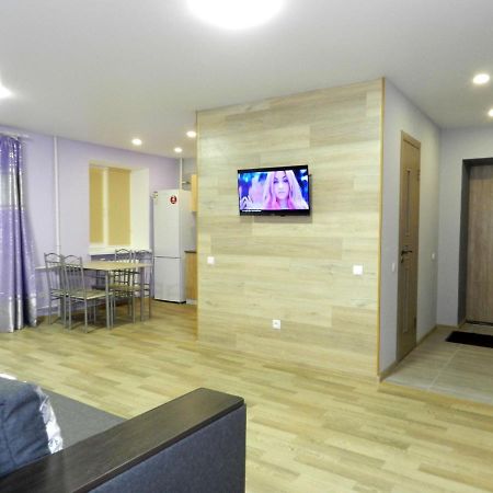 3-Room Apartment Near Inturist On Sobornyi Avenue 156, By Grandhome Zaporizhia Dış mekan fotoğraf