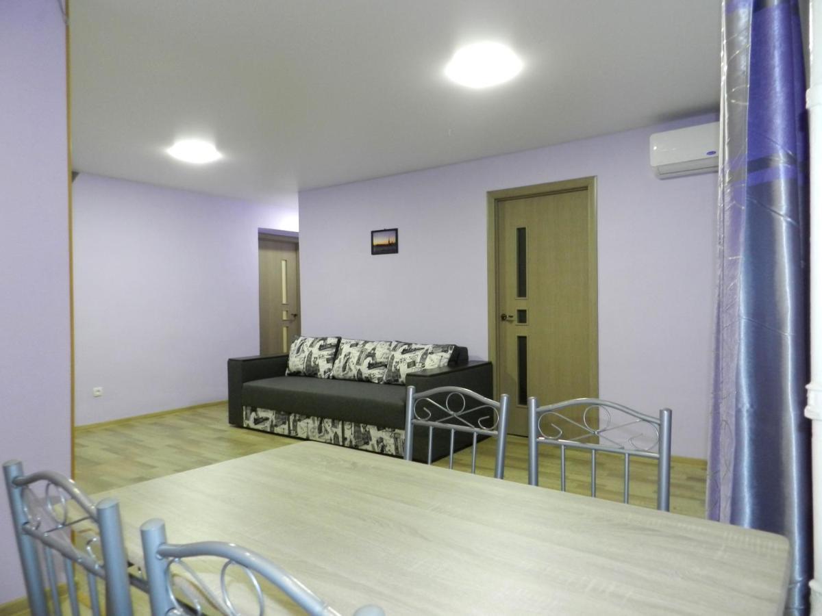 3-Room Apartment Near Inturist On Sobornyi Avenue 156, By Grandhome Zaporizhia Dış mekan fotoğraf