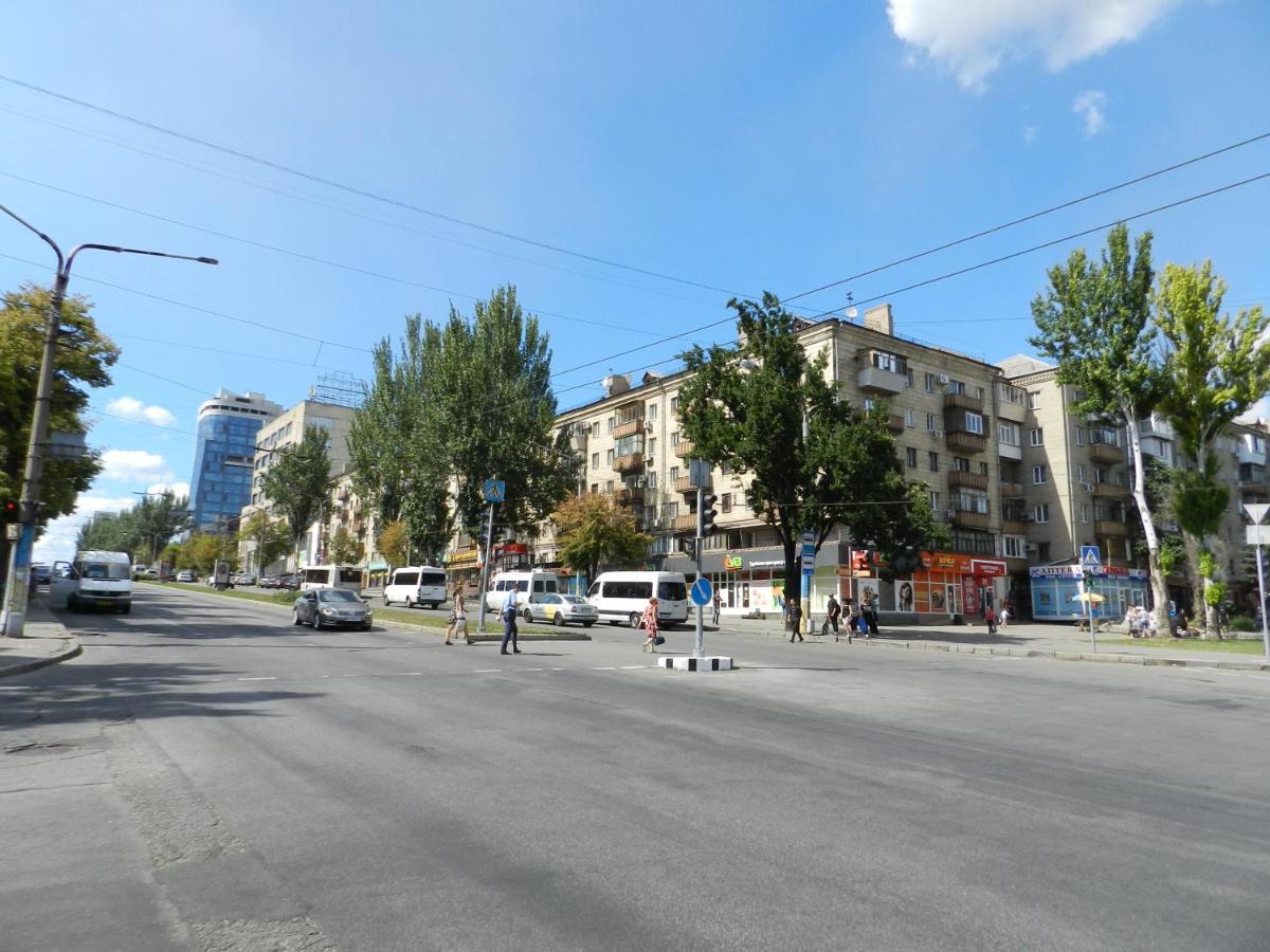 3-Room Apartment Near Inturist On Sobornyi Avenue 156, By Grandhome Zaporizhia Dış mekan fotoğraf